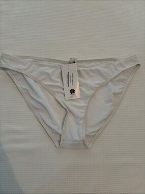 Hapari white bikini bottoms size 2X